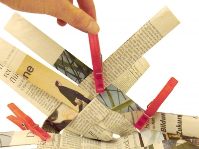 Papierkorb wird durch weitere Streifen in mehreren Lagen aufgebaut.